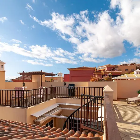 Beautiful 2 Bedroom Penthouse Terrazas Del Duque 아파트